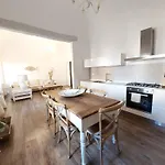 White Appartement Spotorno