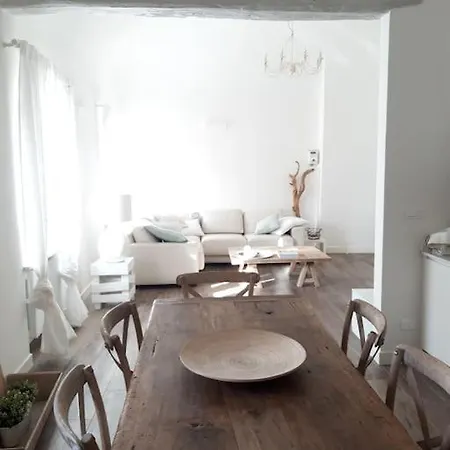 Apartment White Spotorno