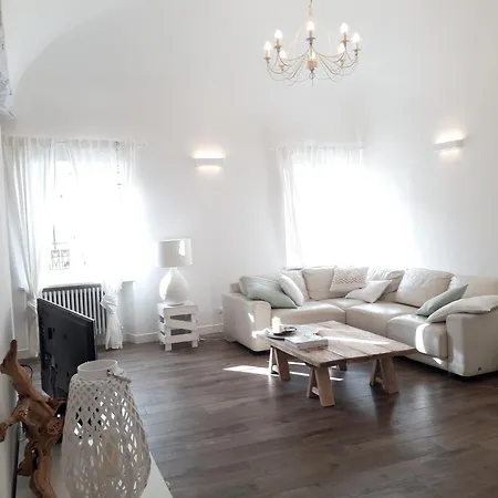 White Apartment Spotorno