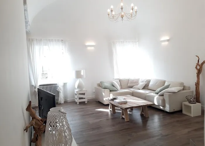 White Appartement Spotorno