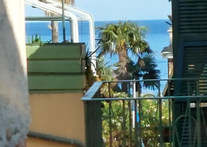 White Appartement Spotorno